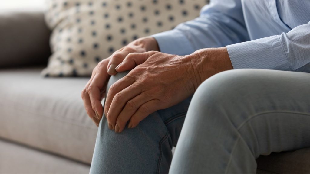 elderly knee pain