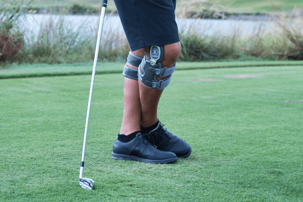 lee trevino wears knee brace for arthritis